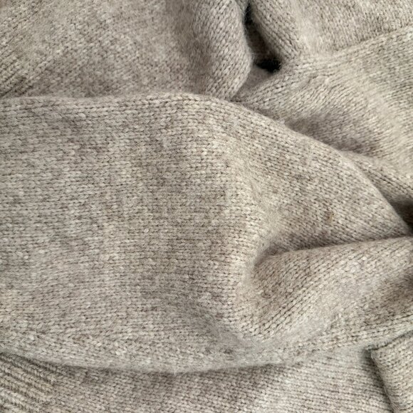 Buck Mason Highland Alpaca Boxy V-Neck Heather Khaki Size  XL - Picture 10 of 10